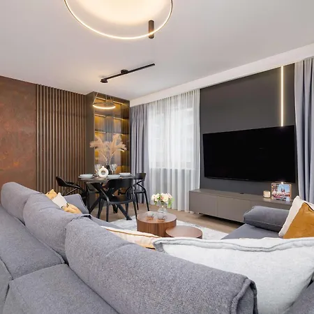 Exclusive With Parking By Renters Prestige Apartament Kraków