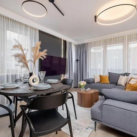 Exclusive With Parking By Renters Prestige * Krasków