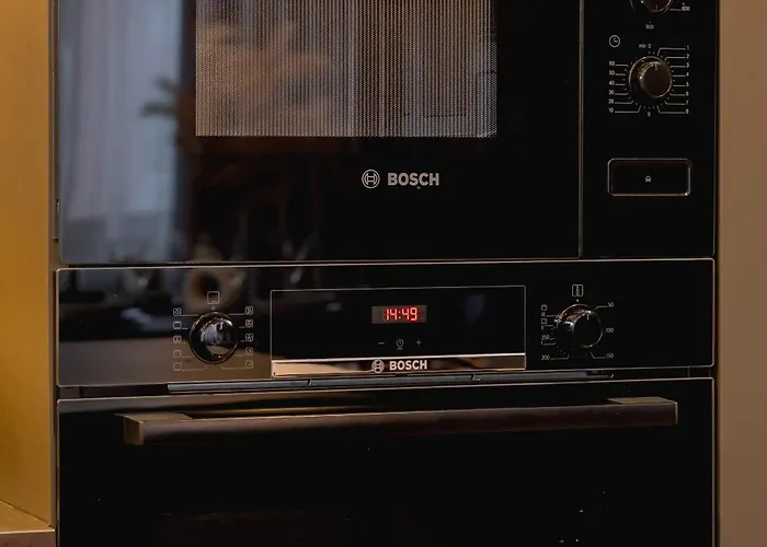 Apartment Exclusive With Parking By Renters Prestige *