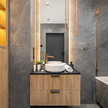 Exclusive With Parking By Renters Prestige