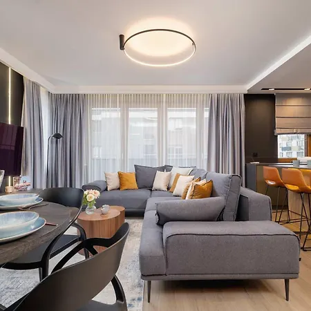 Exclusive With Parking By Renters Prestige 克拉科夫