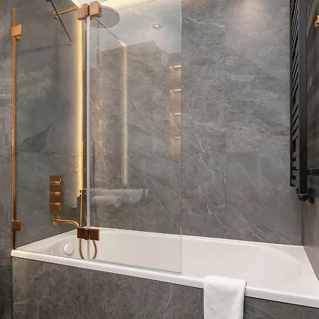 Exclusive With Parking By Renters Prestige 公寓