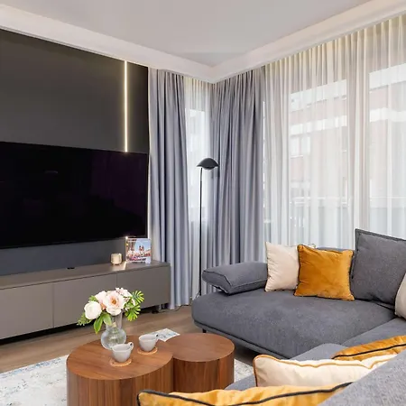 Exclusive With Parking By Renters Prestige 公寓 *